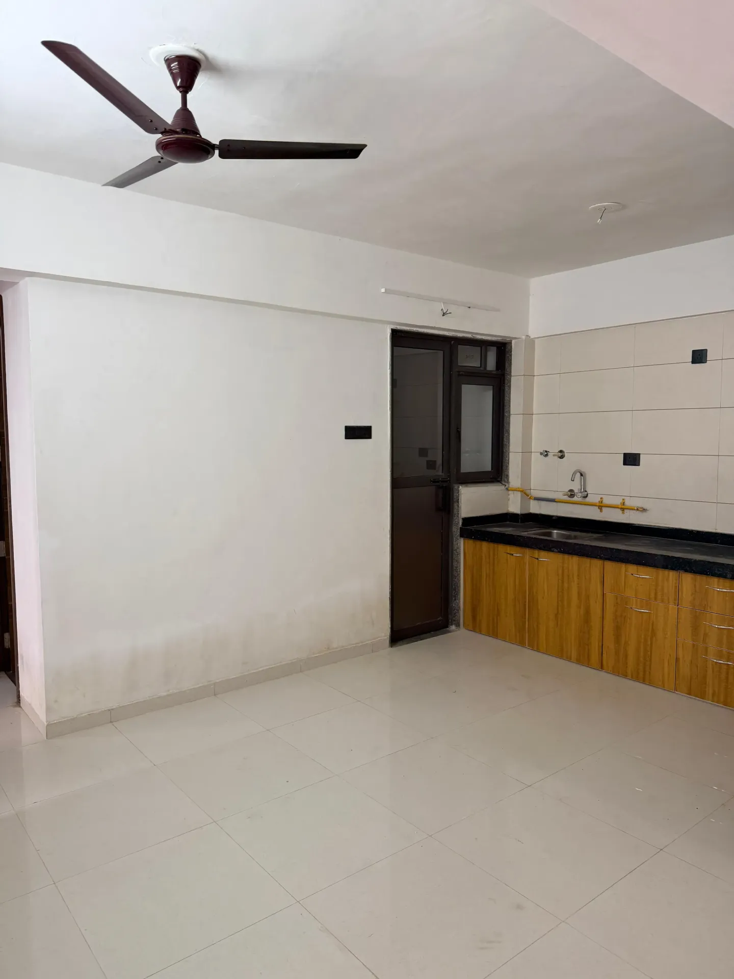 Premium Garden-Facing 1505 Sq. Ft. Semi-Furnished Flat on 4th Floor for Sale in Shela, Ahmedabad in Ahmedabad