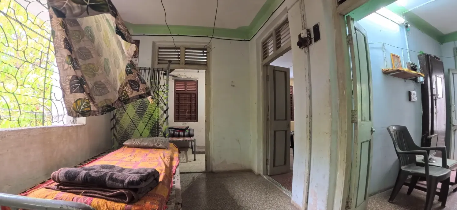 Spacious 5 BHK Heritage Type Bungalow for Rent at Krishna Nagar, Dairy Road, Bhavnagar in Bhavnagar