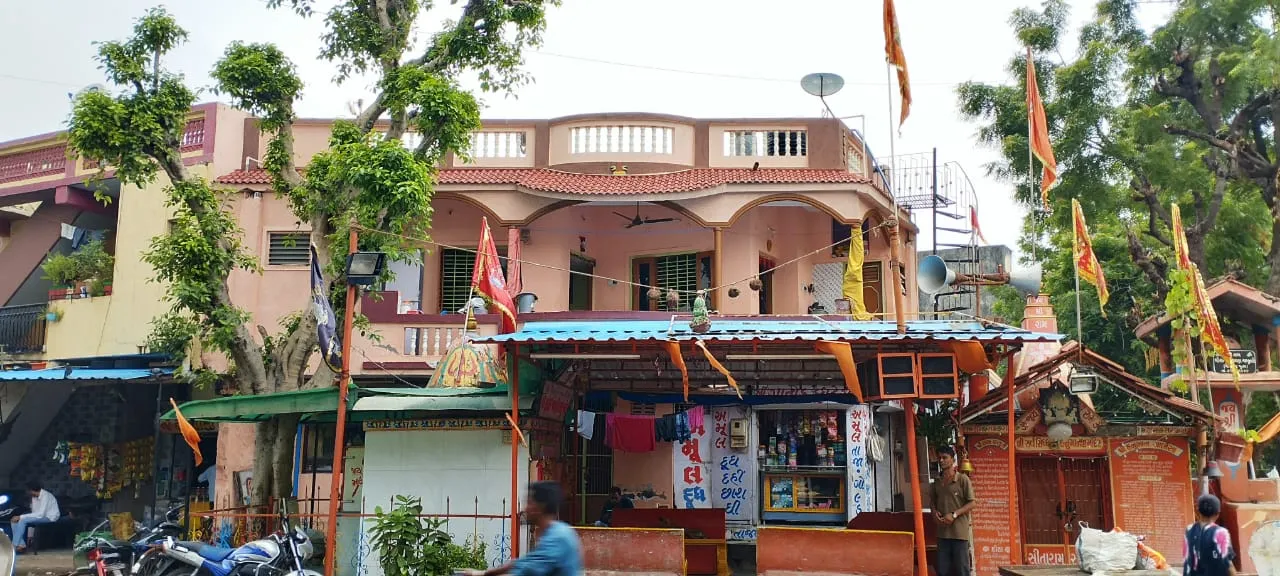 Commercial Parlor / Shop Space (12x18 Sq. Ft.) for Sale at Bapunagar, Ahmedabad in Ahmedabad